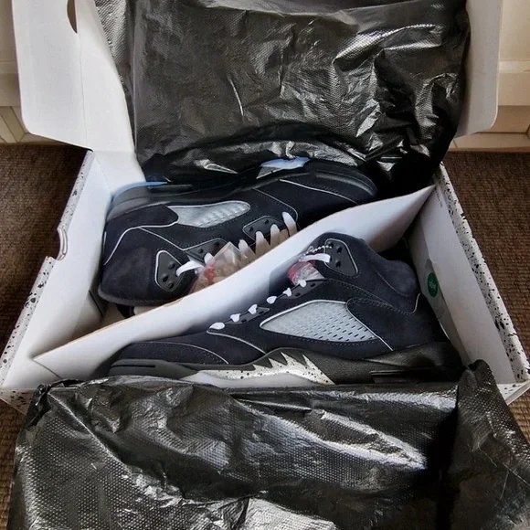 Air Jordan 5 Retro OG Black Metallic Reimagined - Picture 2 of 5